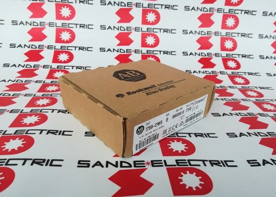 Un nuovo modulo PLC AB 1769-OW8 nel modulo di uscita 1769OW8 1769-0W8