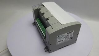 Vetrina di controller standalone Allen-Bradley 2080-L50E-24QWB Micro850 con 24 I/O EtherNet/IP PLC